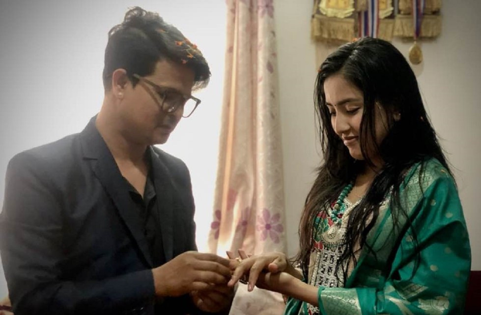 गायक कमल खत्री र मेलिनाले गरे इन्गेजमेन्ट